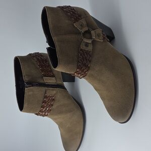 B.O.C. Born Concept Suede Leather Booties with Braided Trim size 8 / 39